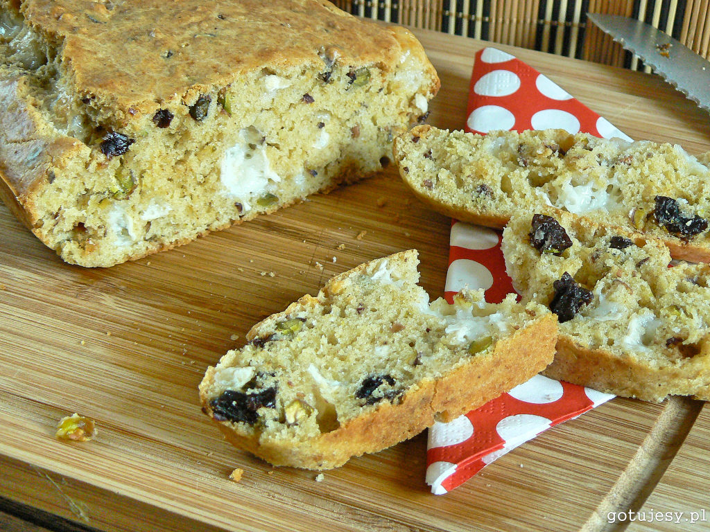 ciasto_kozi_ser_pistcacje_sliwki